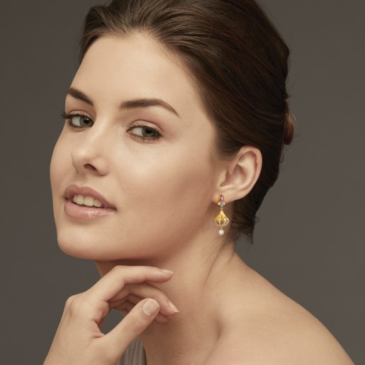 Diamond And White Pearl Earring In Yellow Gold (9.69 Gram) With Diamonds (0.254 Ct)